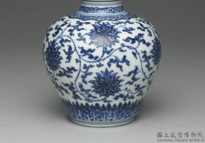 图片[2]-Lidded jar with chrysanthemum decoration in underglaze blue, Qing dynasty, Yongzheng reign (1723-1735)-China Archive